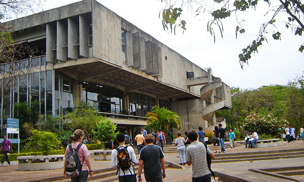  EM DEFESA DA UNIVERSIDADE PÚBLICA BRASILEIRA