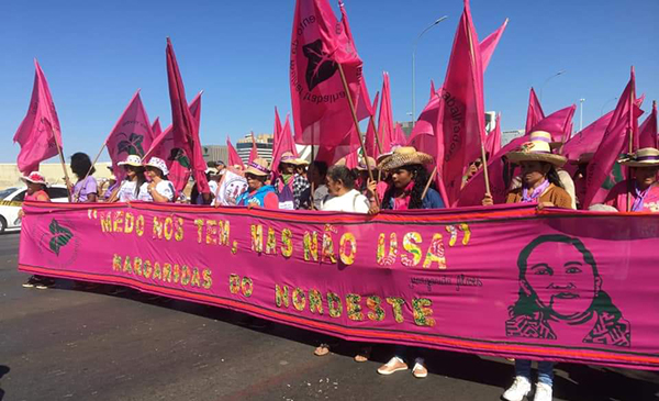  100.000 mulheres camponesas no Marcha das Margaridas no Brasil