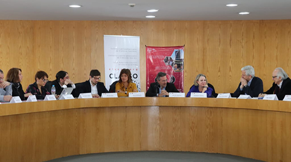  ¿Autoritarismo neoliberal o democracia democratizante?