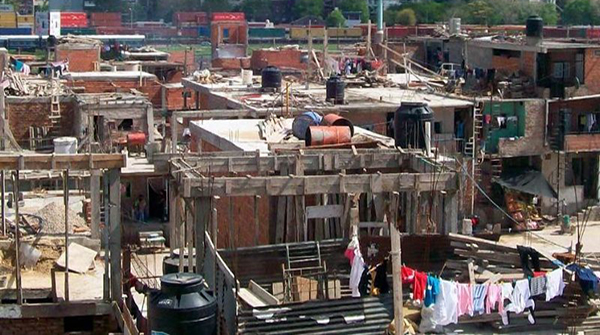  La crisis del Covid-19 y los asentamientos populares: Aproximación sobre la marcha para el debate de una estrategia regional