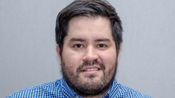  En memoria de Leonardo Báez