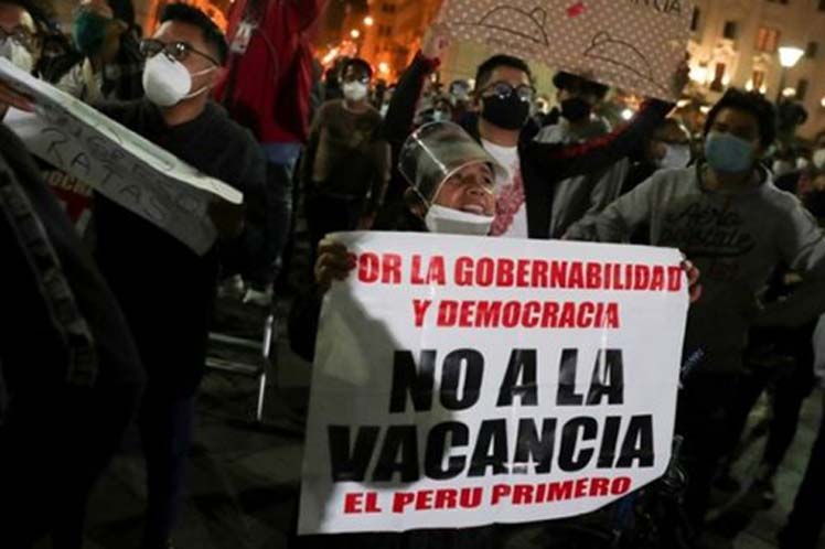  “Clacso condena golpe institucional en Perú”