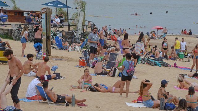  “Jóvenes y coronavirus, una conjunción que se construye como peligrosa”