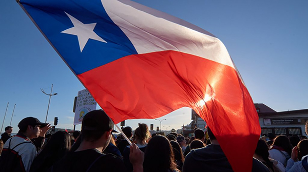  Chile elige entre dos modelos