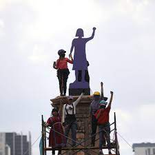  Joven, mujer y latina: los datos sobre desigualdad que revelan por qué siguen las protestas del 8-M