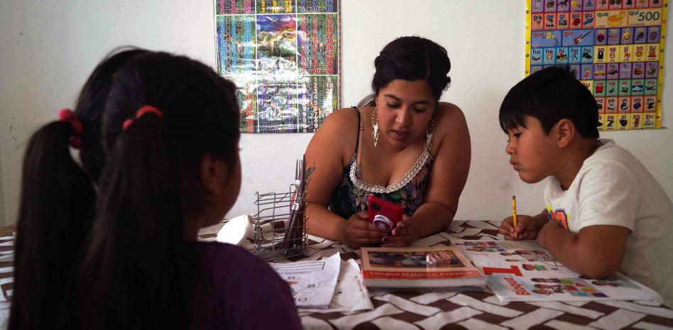  Cuidados no remunerados, nudo crítico en desigualdad de mujeres jóvenes en AL