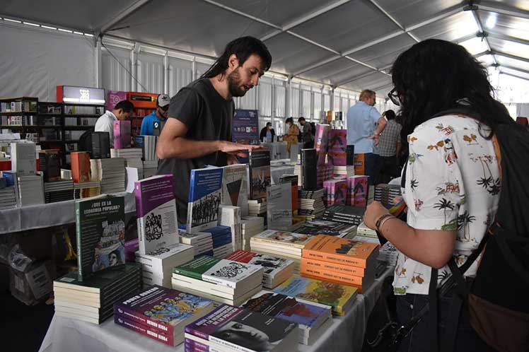  Acogida a Feria del Libro en IX conferencia del Clacso en México
