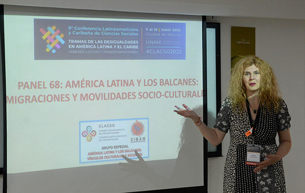  Unen música, cine y literatura a latinos y balcánicos