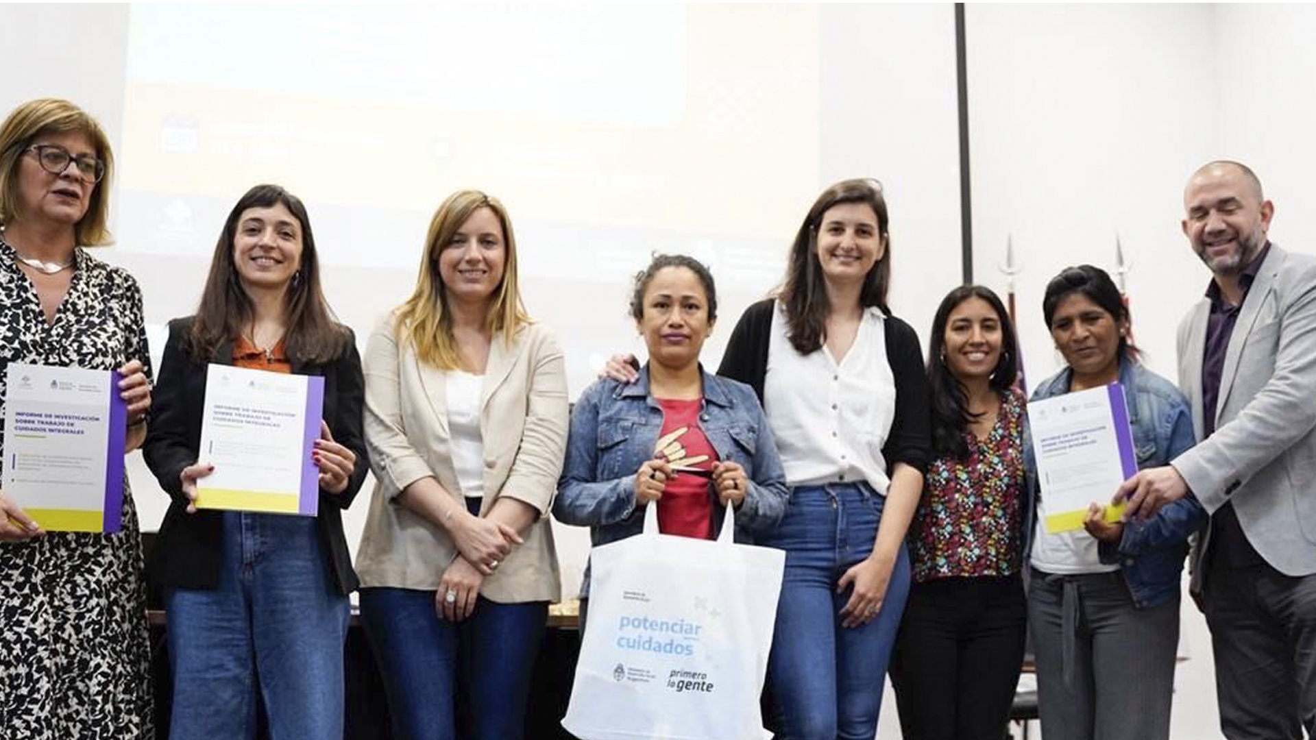  El Ministerio de Desarrollo Social y el Consejo Latinoamericano de Ciencias Sociales presentaron el informe “Los cuidados: organización y gestión del tiempo”