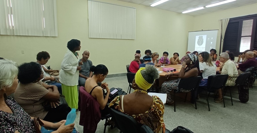  Coloquio acoge debates sobre mujeres afrodescendientes en Cuba
