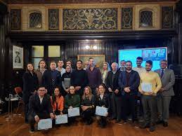  Se premió a las y los ganadores del Concurso del Concurso Regional de Ensayos “Nuevas perspectivas de integración, cooperación y multilateralismo para América del Sur”