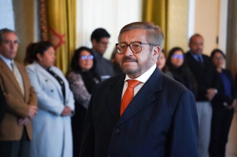  Adalid Contreras jura como embajador en Uruguay y fija la meta de fortalecer presencia de Bolivia en el Mercosur