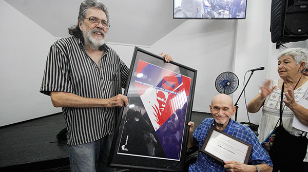  Reconocimiento al investigador cubano Aurelio Alonso